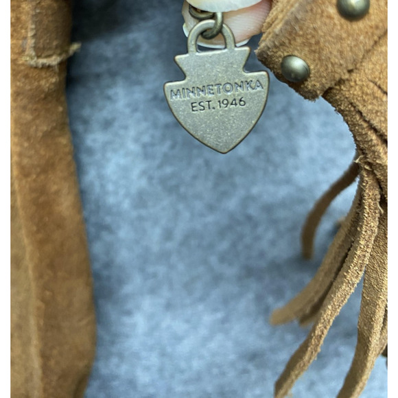 Minnetonka Crossbody Bag Womens Brown Suede Tassel Whipstitch Adjustable Purse - Picture 4 of 16